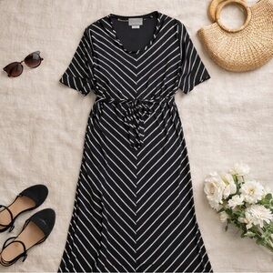 Dots Black & White Striped Maxi Dress Tie Waist – Size 2X